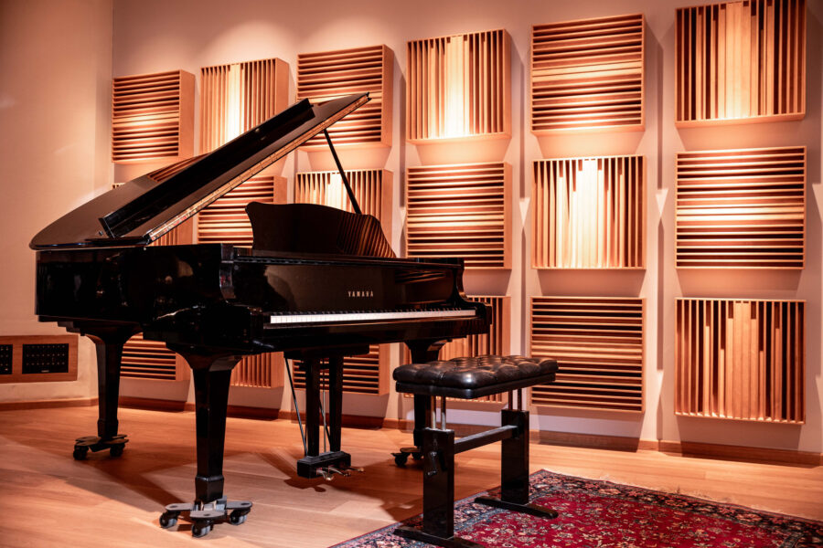 Piano Breit